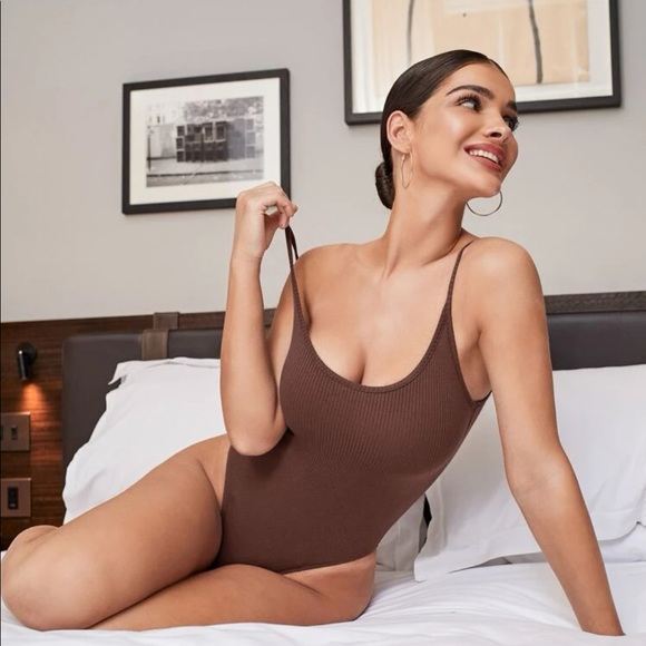 Bodysuit tank top open back one piece coffee brown basic rib knit top - Picture 4 of 7